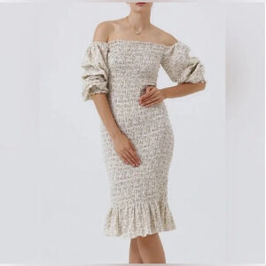 Nothing Fits But Dress‎ M/L